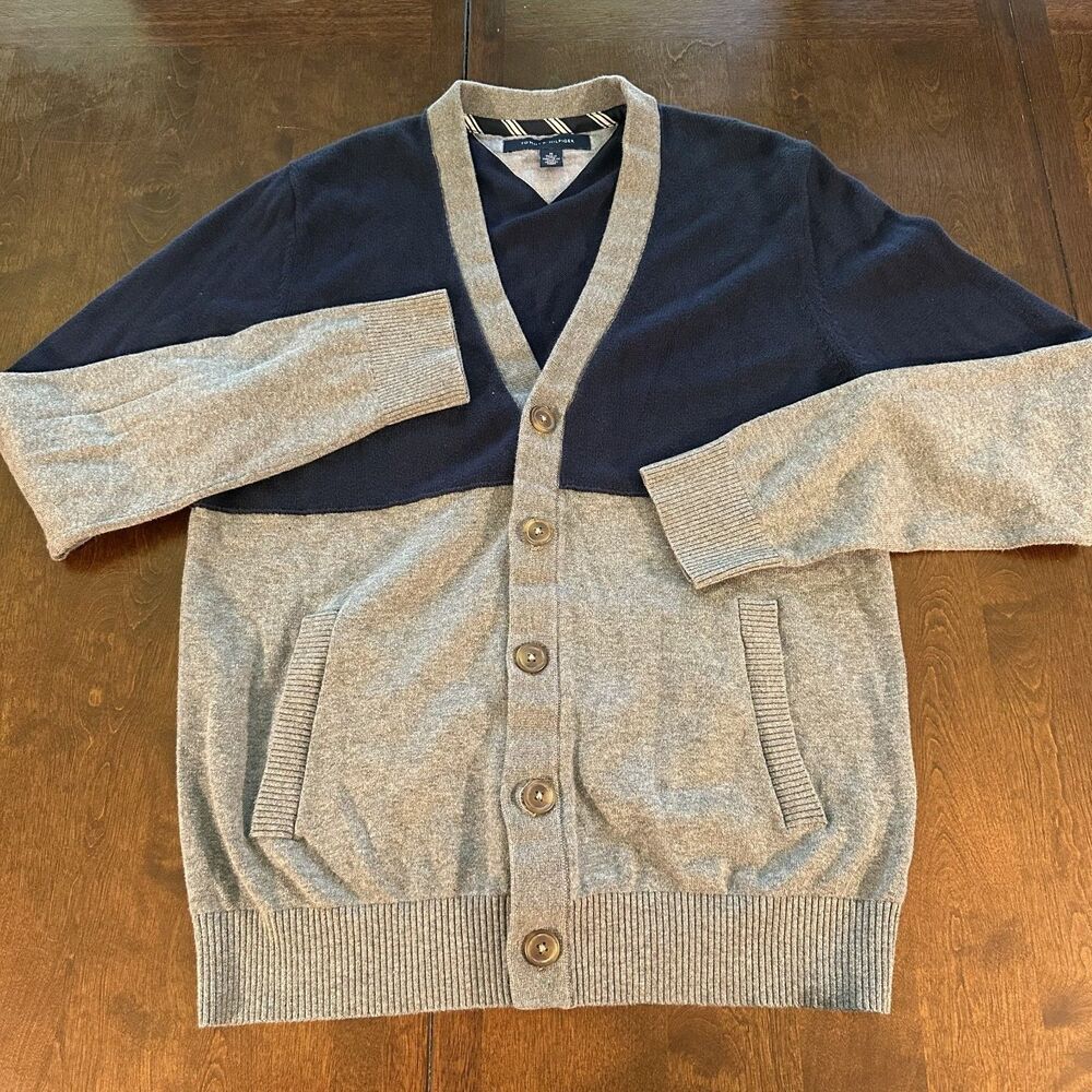 Tommy Hilfiger Men's Knit Cardigan Sweater Button Front V-Neck Flag Logo Medium